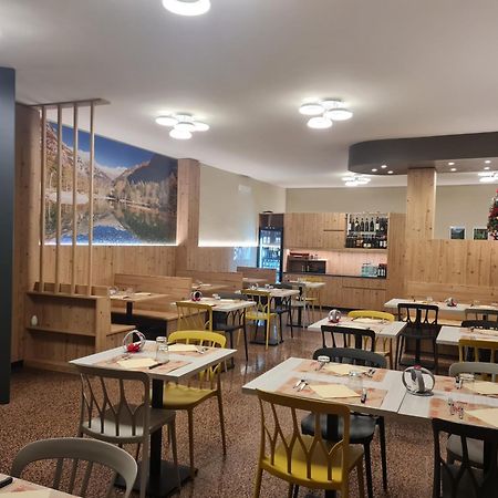 Hotel Ristorante Bucaneve Сан Мартино Екстериор снимка