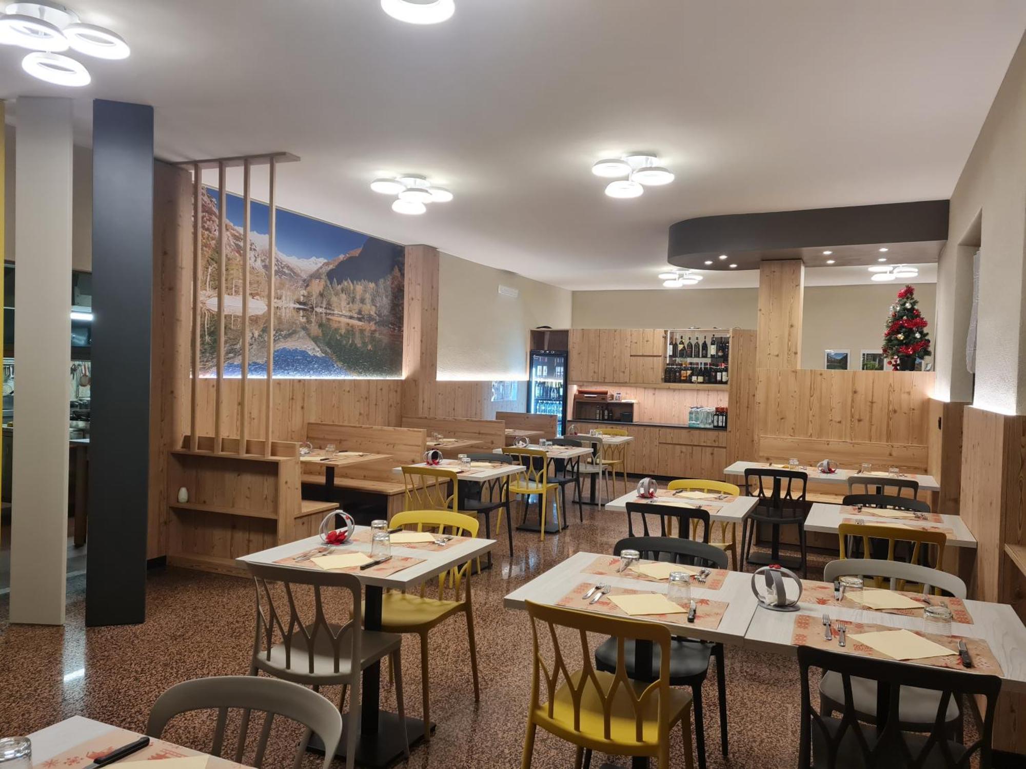 Hotel Ristorante Bucaneve Сан Мартино Екстериор снимка