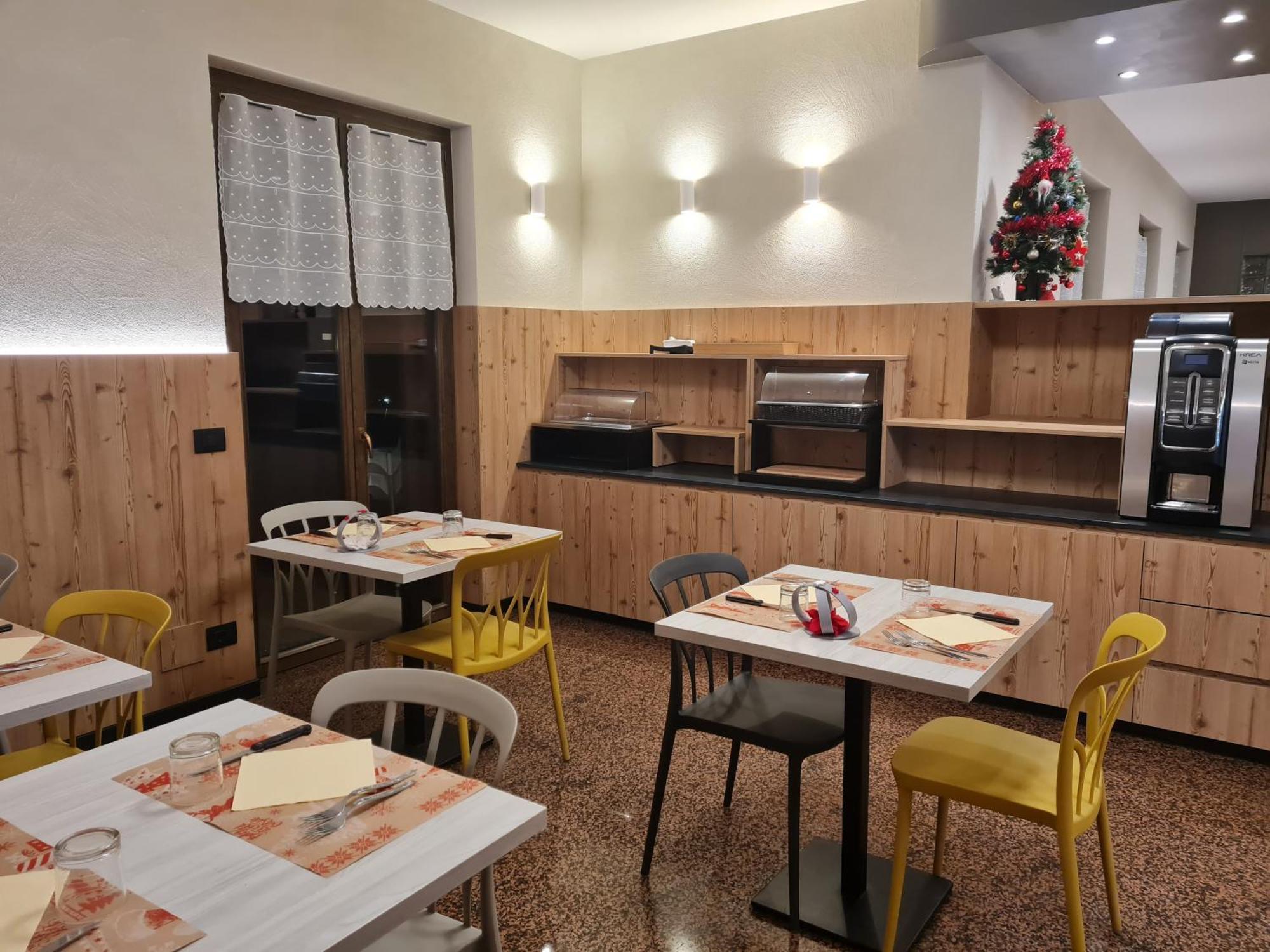 Hotel Ristorante Bucaneve Сан Мартино Екстериор снимка