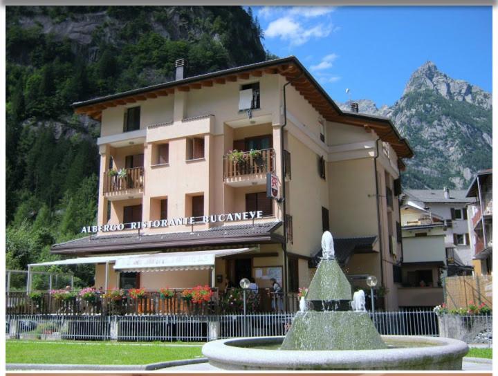 Hotel Ristorante Bucaneve Сан Мартино Екстериор снимка