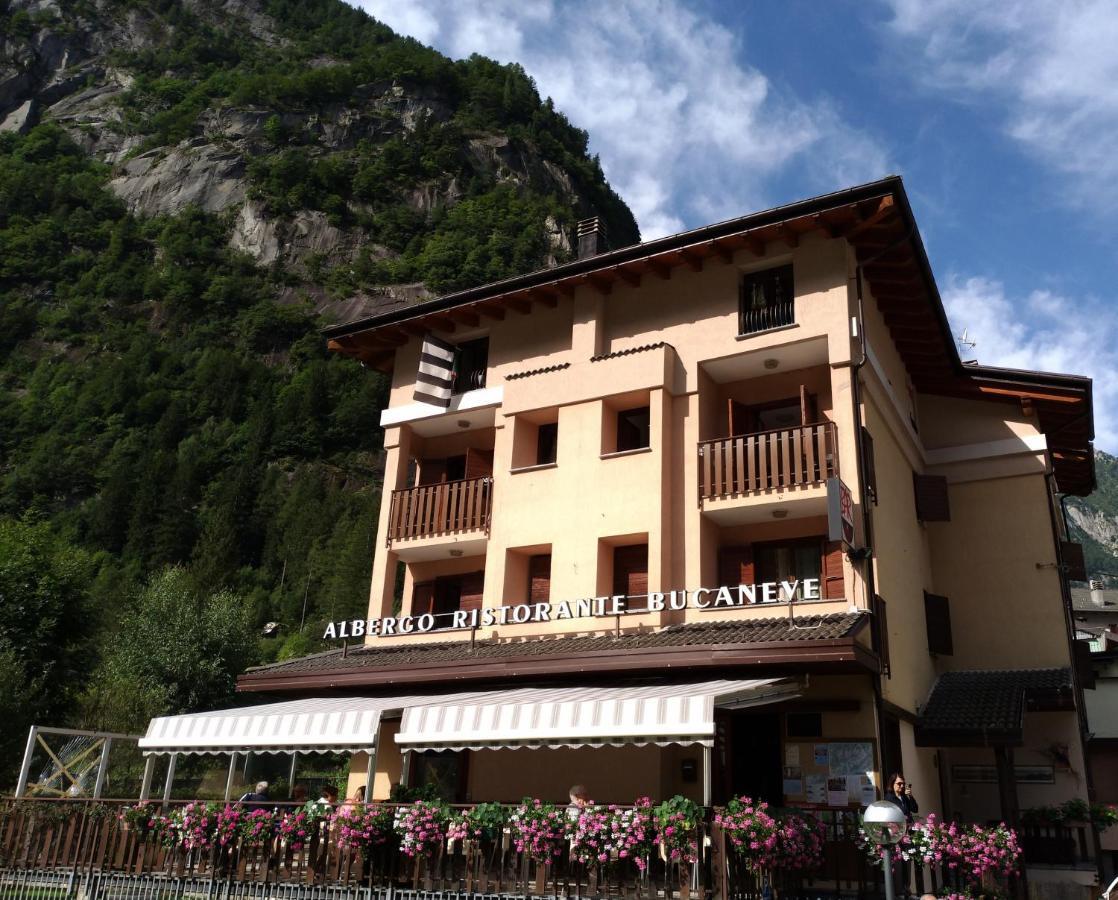 Hotel Ristorante Bucaneve Сан Мартино Екстериор снимка